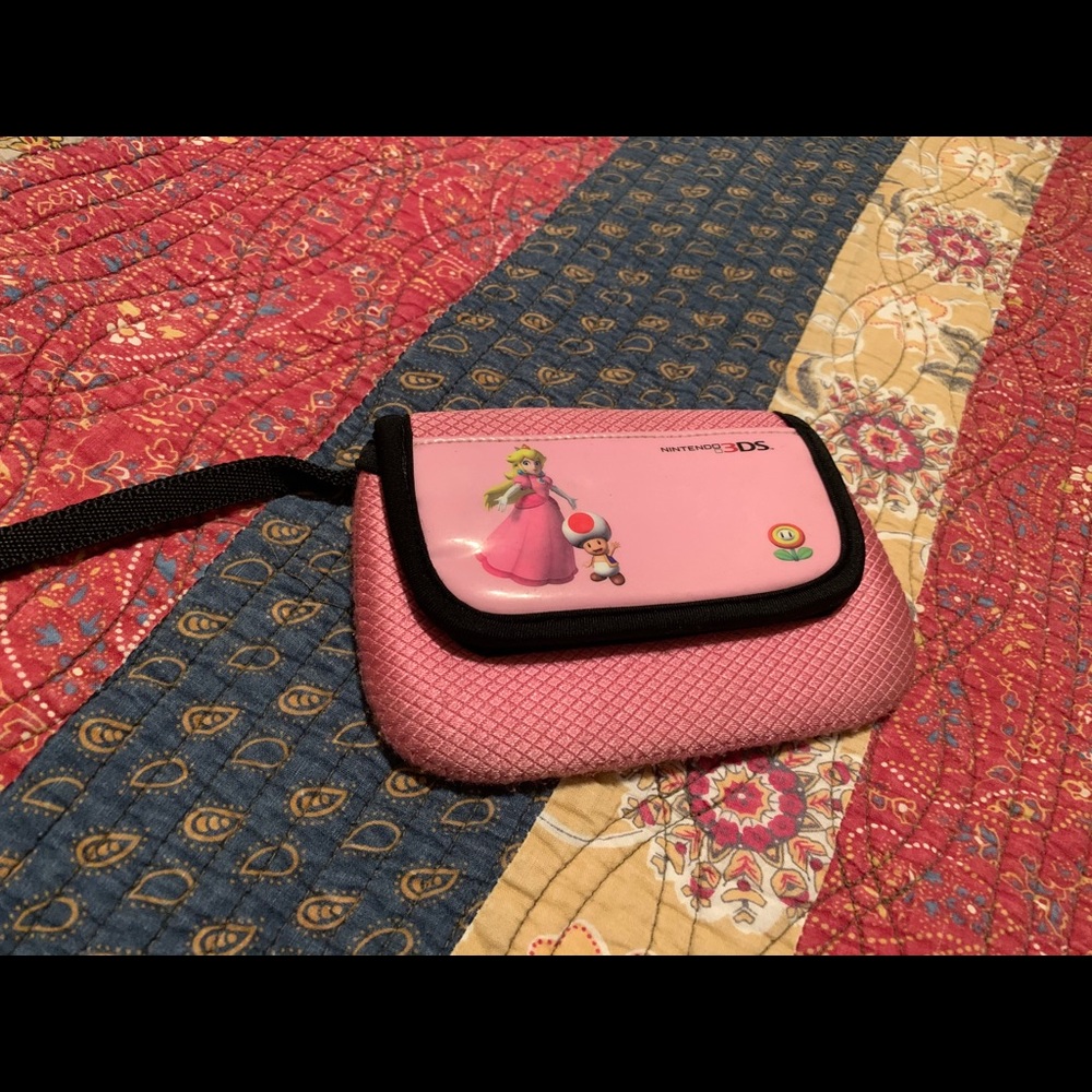 Nintendo 3DS game holder💛